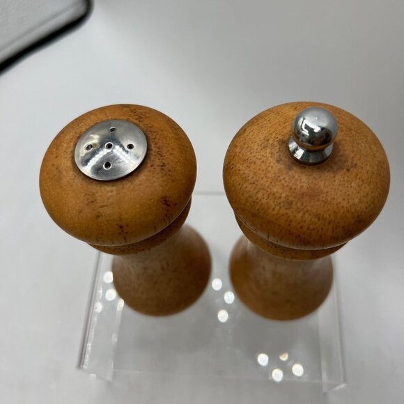 Mr. dudley Vintage Wooden Salt Pepper Grinder Shaker - Picture 2 of 7